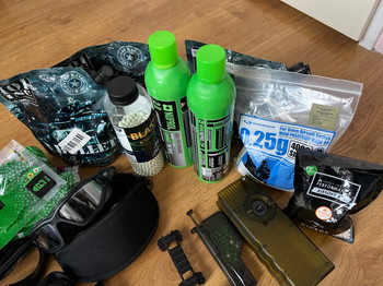 Afbeelding 4 van Complete airsoft - SSG24, MP5, M1911