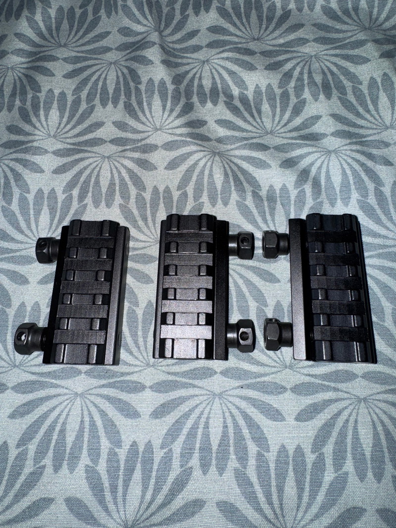 Afbeelding 1 van 3 Picatinny Riser 1cm