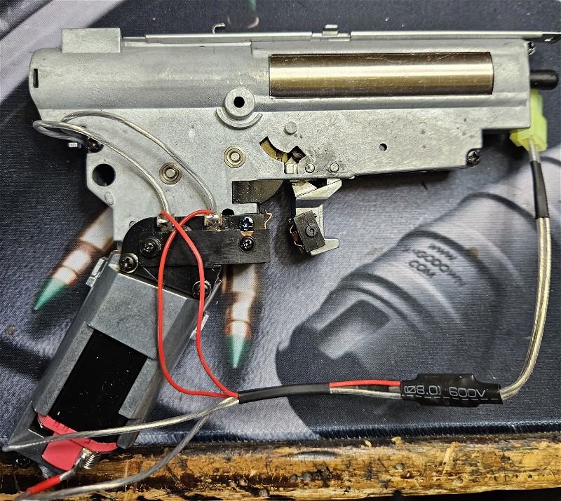 Afbeelding 1 van Nieuw  Army Armament R907 gearbox met motor
