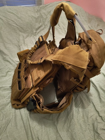 Image 2 for Invader Gear tan plate carrier + Pouches