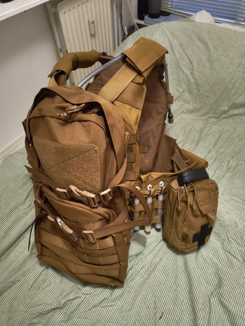 Image 3 for Invader Gear tan plate carrier + Pouches