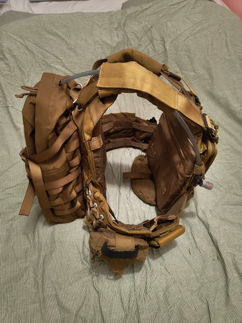 Image 4 for Invader Gear tan plate carrier + Pouches