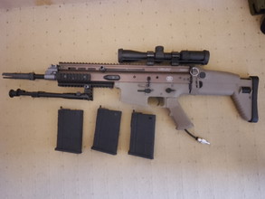 Bild für Te Koop: Daytona Scar H met scope, bipod en 3 G&G midcaps