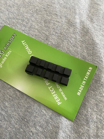 Afbeelding 2 van SLONG AIRSOFT Rail for slide Glock TM 4 Slots