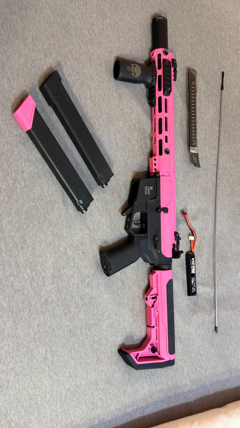 Image 1 pour Rifle de Airsoft estilo AR15 eléctrico (AEG) rosa/negro + cargadores y batería