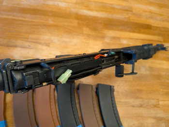 Image 2 for E&L AK12 AEG + 7 MAGS