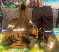 Image for Multiple Airsoft Items - Evolution Assault Rifle, Vorsk Vp-26x, Helmet, Gun case, Clothing, Batteries, Tracer and lots more