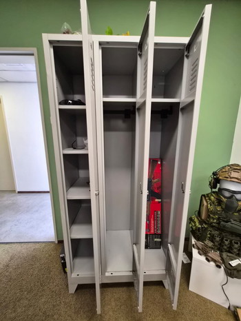 Bild 2 für Robuuste metalen locker, afsluitbaar en perfect voor wapenopslag