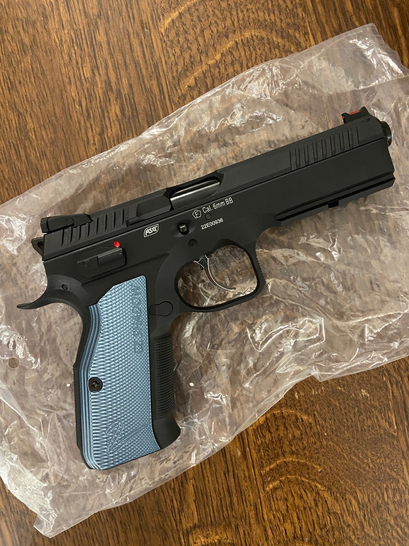 Bild 1 für Pistolet ASG GBB CZ SHADOW 2 CO2 Cal. 6mm BB - BBS Airsoft Noir/Bleu NEUF