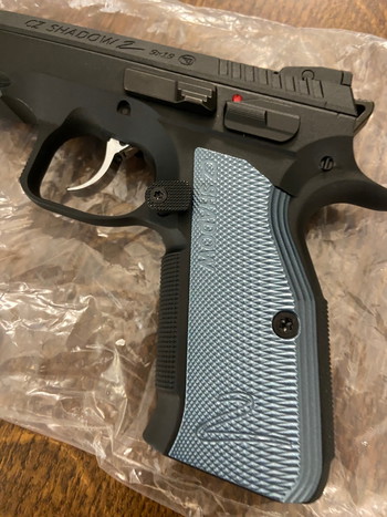 Imagen 4 de Pistolet ASG GBB CZ SHADOW 2 CO2 Cal. 6mm BB - BBS Airsoft Noir/Bleu NEUF
