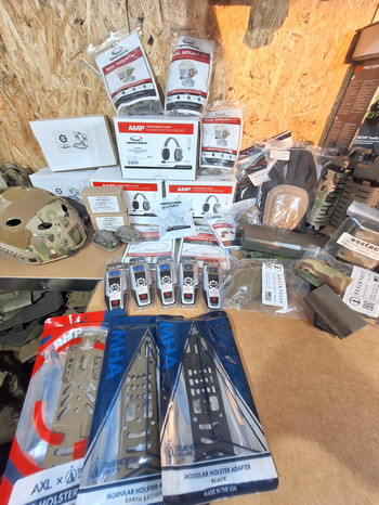Bild 2 für Shaw concepts, peltor, ops core, peltor, esstac, crye