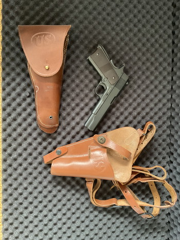 Bild 2 für Twee Colts 1911