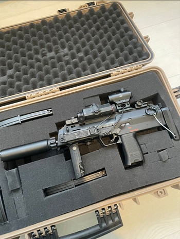 Bild 2 für TM MP7 Gbb Incl koffer, 4 mags en red dot