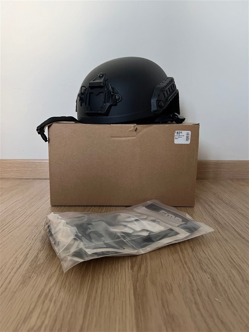 Afbeelding 1 van FMA Sf super high cut helmet - Black NIEUW