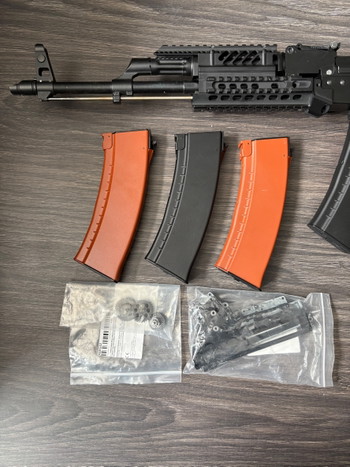 Imagen 2 de CYMA Tactical AK Airsoft Replica, upgraded & skirm ready