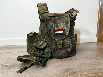 Afbeelding 2 van OPS Plate Carrier in Kryptek Mandrake met pouches en Dummy Plates