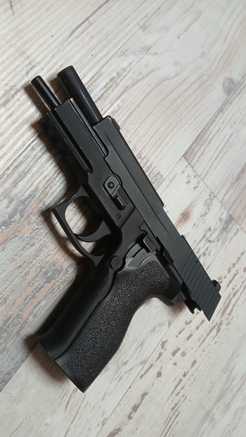 Image 2 for KJW KP01-E2 plus 3 co2 mag/ 2 gas mag