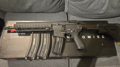 Image pour Lot of 2 AEGs, 1 sniper, 1 pistol and 3 rigs (read description)