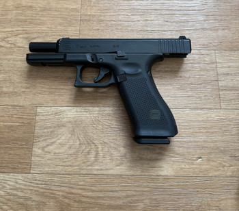 Image 2 for Umarex Glock 17 gen 5 + holster en case