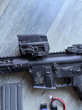 Image pour M4 cold AEG met red dot en tracer