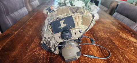 Afbeelding van Ops core fast high cut Bump helm  met alle toebehoren