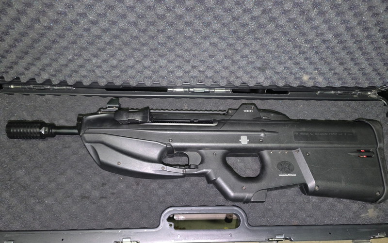 Imagen 1 de FN F2000