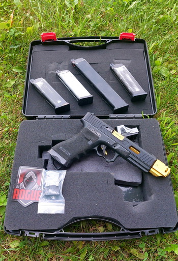 Image 2 for Beautiful TM Glock 17 SAI Custom Full Upgrade