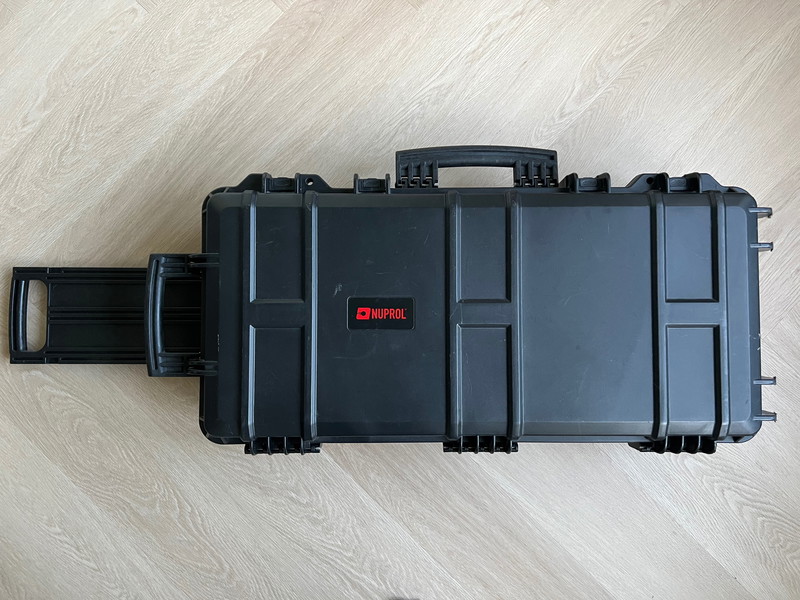 Image 1 pour Nuprol hard case medium met wave foam