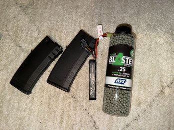 Image 3 for Leuke starterset! G&G CM15 KR APR 14.5 | Zeer nette staat | 2 mags + LiPo + tas