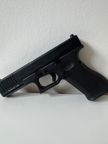Bild 2 für Nieuw Glock 17 Gen5 mos CO2 Umarex + 2 magazijnen +BB's en CO2 patronen