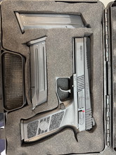 Imagen para CZ-P09 mit 6 Magazinen Holster und Koffer