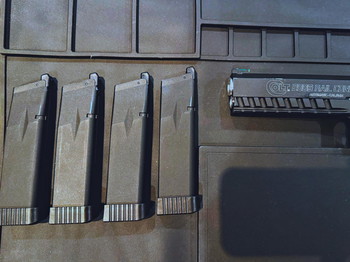 Afbeelding 3 van KJW Colt HiCapa inkl. 4x CO2 Magazinen