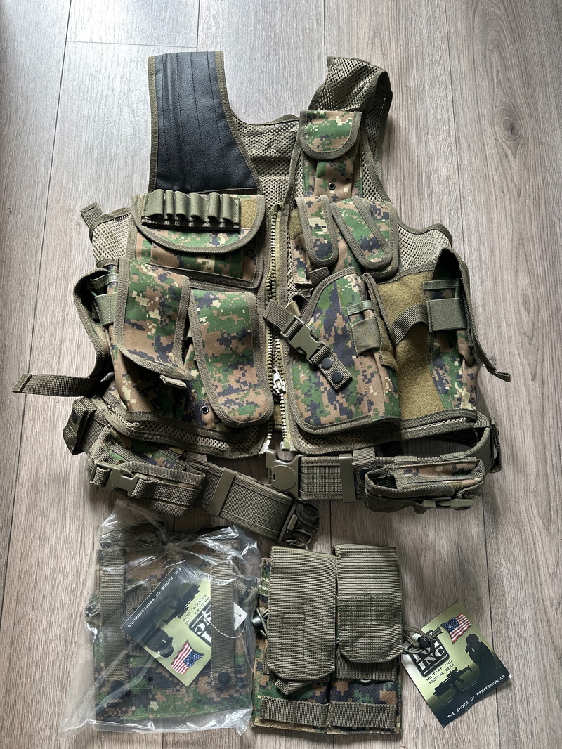 Image 1 pour Compleet nieuwe set 101 inc flecktarn + vest met pouches