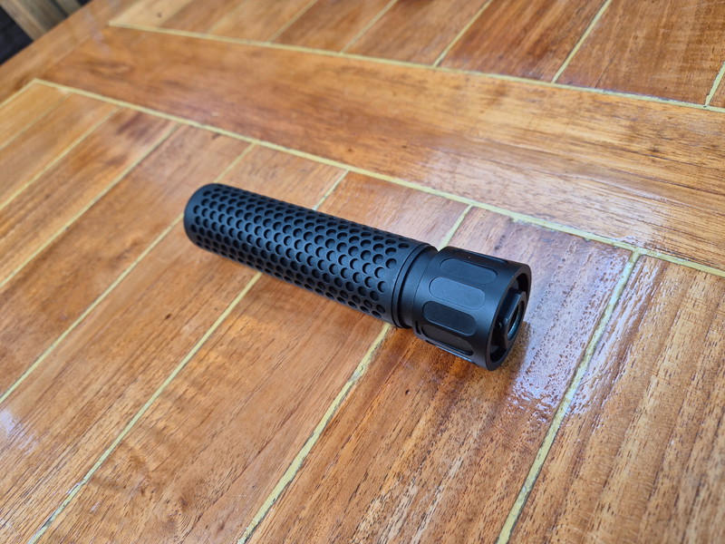 Afbeelding 1 van Ares | SR-16 Long silencer met flashhider | CW