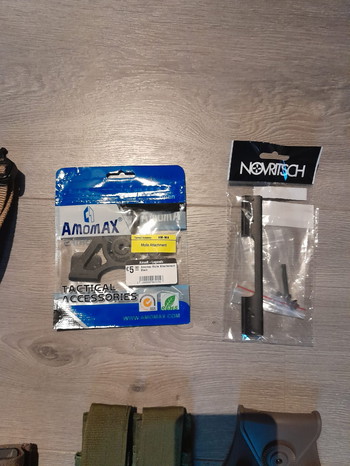 Image 4 for Pouches, handschoenen, belt, onderdelen en mondmaskers