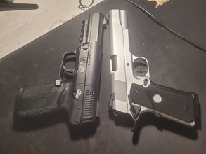 Bild für Tokyo Marui five seven X Armorer Works colt 1911 Silver