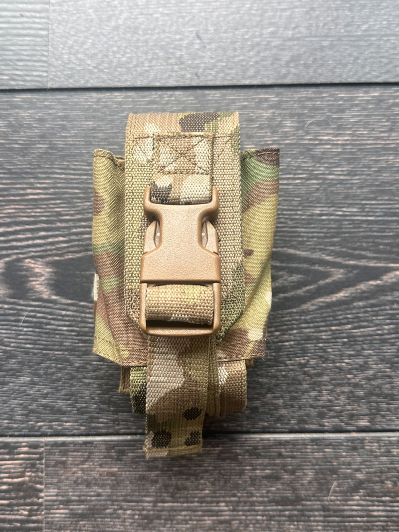 Imagen 1 de Warrior Assault System Multitool, Smoke Grenade/Radio Pouch en Direct Action Pistol Pouch