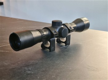 Afbeelding 2 van 4X32 Sniper/DMR Scope + ring mounts + beschermingskappen