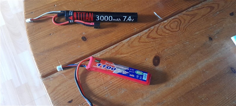 Afbeelding 1 van Titan + lipo batterij 2x gebruikt!