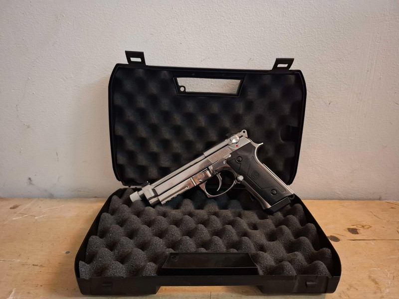 Imagen 1 de KLI M9 Chrome/Black Finish - GBB