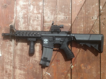 Afbeelding 3 van CM16 Raider (Mk18 Mod.0) with 6 magazines and 1 red dot