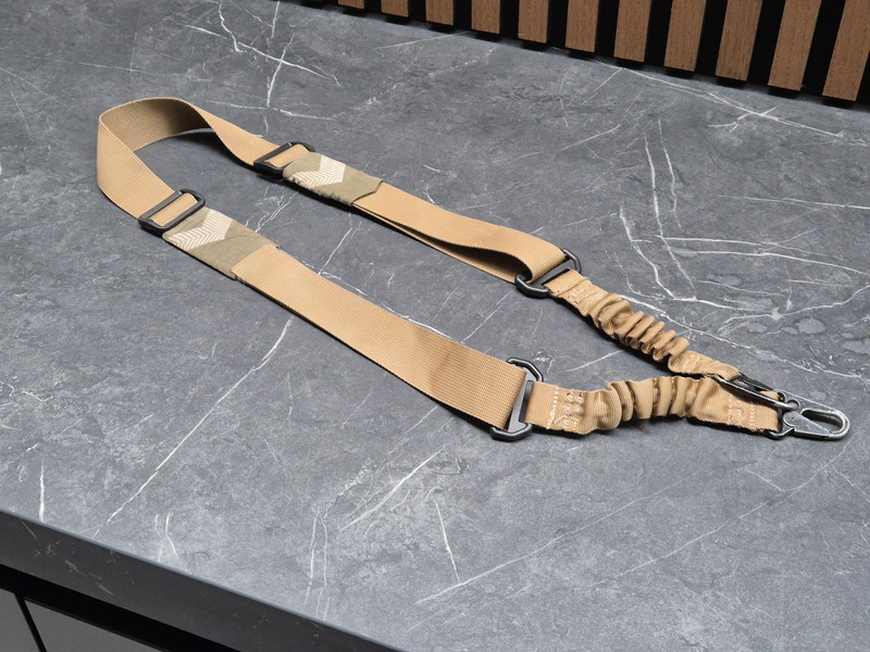 Afbeelding 1 van Two-point Sling | Tan | met Defensie rang emblemen