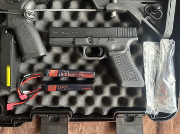 Afbeelding 2 van Novritsch SSR-4 AEG und Glock 17 Gen5 GBB plus Koffer