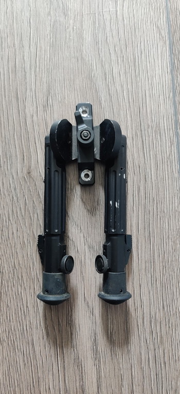 Afbeelding 2 van Ares Amoeba Airsoft M-Lok Folding Modular Bipod Short