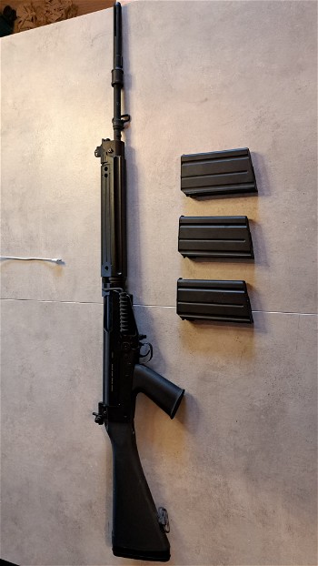Afbeelding 10 van King Arms FN Herstal FAL AEG met 3 magazijnen
