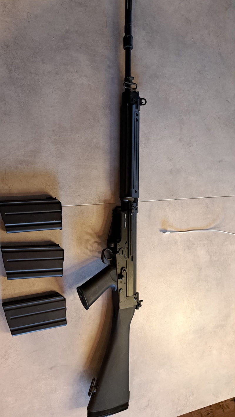 Afbeelding 1 van King Arms FN Herstal FAL AEG met 3 magazijnen