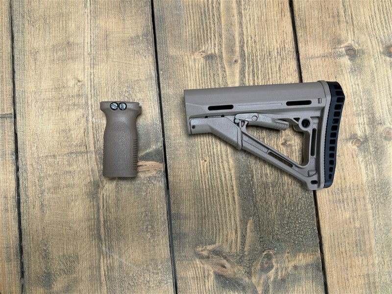 Image 1 for CTR Stock + grip Tan m4
