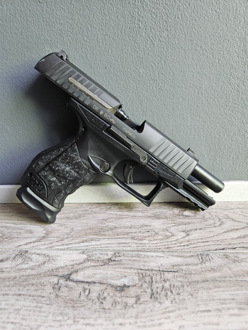 Afbeelding 10 van Walther PPQ M2 met SAT CNC Steel slide & Outer barrel