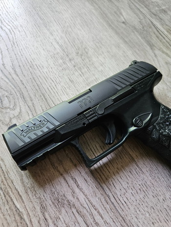 Afbeelding 3 van Walther PPQ M2 met SAT CNC Steel slide & Outer barrel