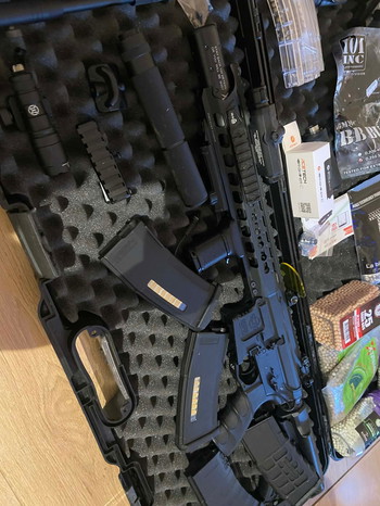 Afbeelding 2 van Lot te koop - Replica's, kledij, materiaal en toebehoren